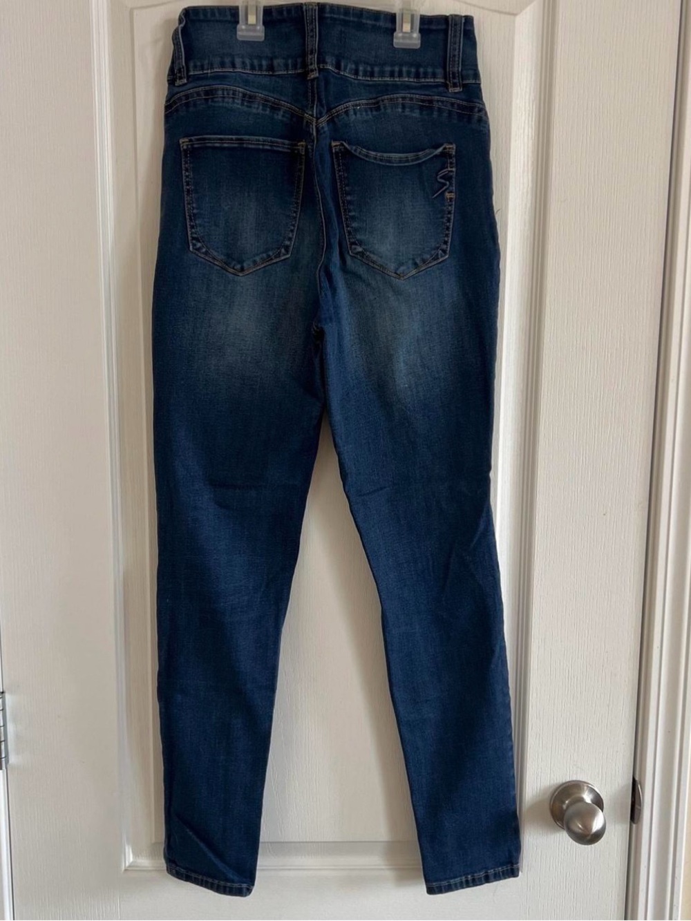 High-Rise Dark Wash Skinny Jeans with Knee Distressing - Picture 2 of 4